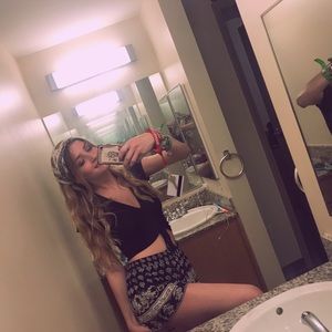 Meet your Posher, Kelly